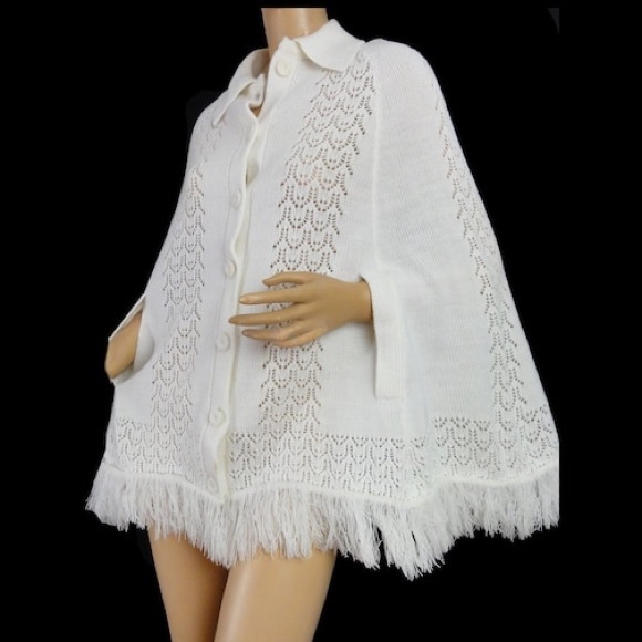 Vintage- Button Up Collared Fringed Poncho